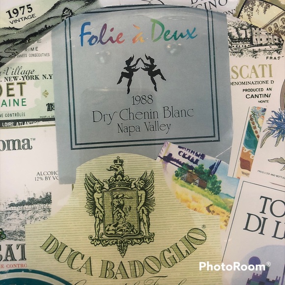 Beautiful glass plate with wine label design. Perfect condition. Like new! - Picture 7 of 7